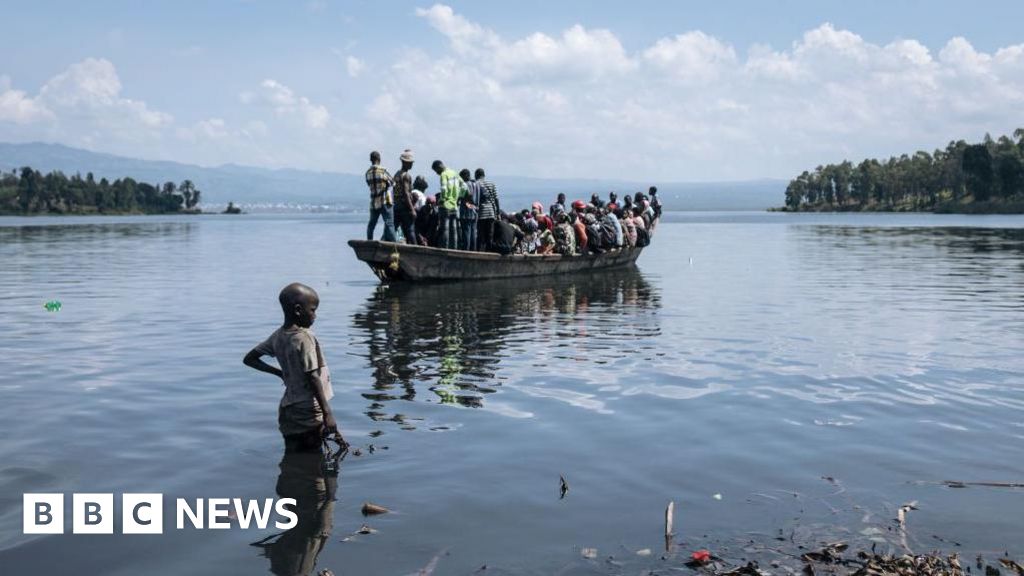 80 people killed after boat sinks