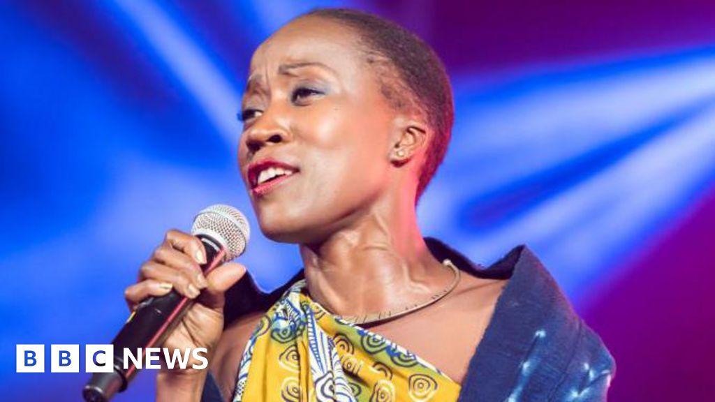 Malian singer arrested in Italy in child custody row