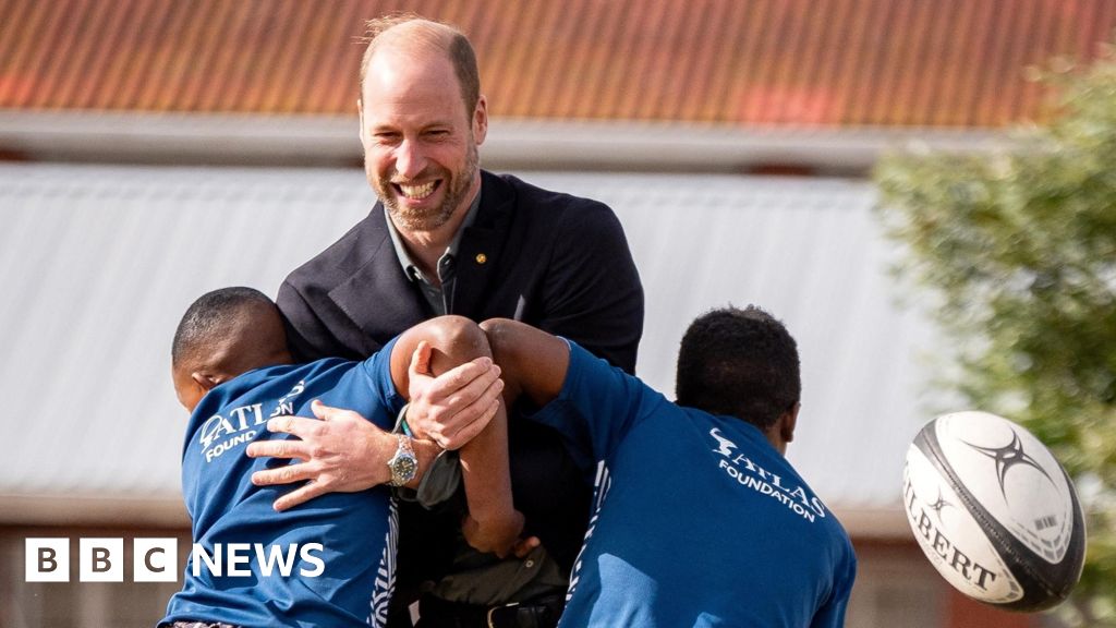 Prince William performs rugby with kids in Cape The town