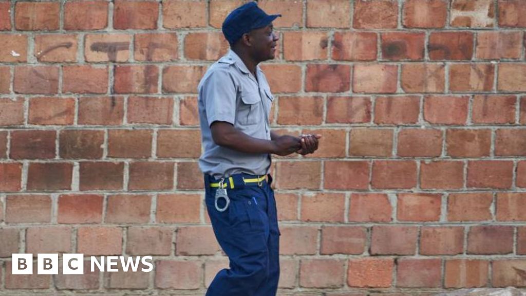 Zimbabwe police prevented from the use of cellphones week on accountability