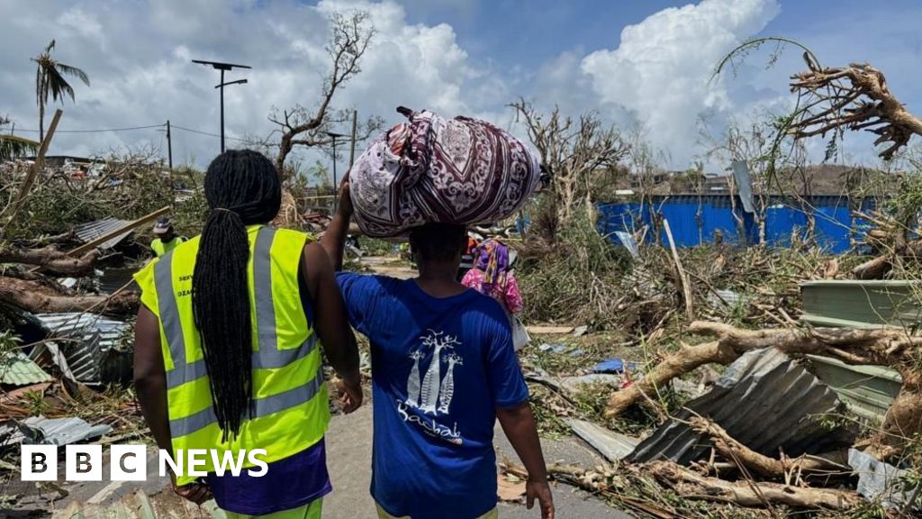 Several hundred feared dead after Cyclone Chido