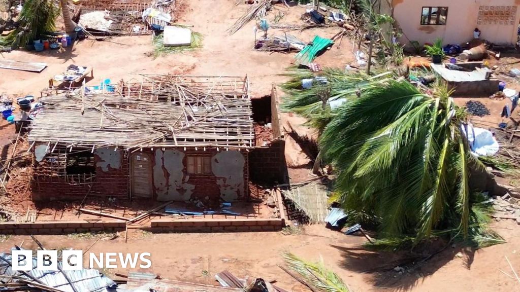 Cyclone Chido: Dozens in Mozambique killed by 'intense' storm