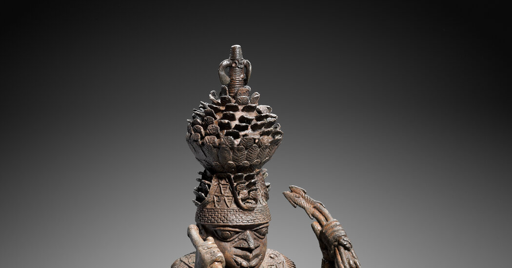 Museum’s Benin Bronzes Are Reclaimed by Wealthy Collector
