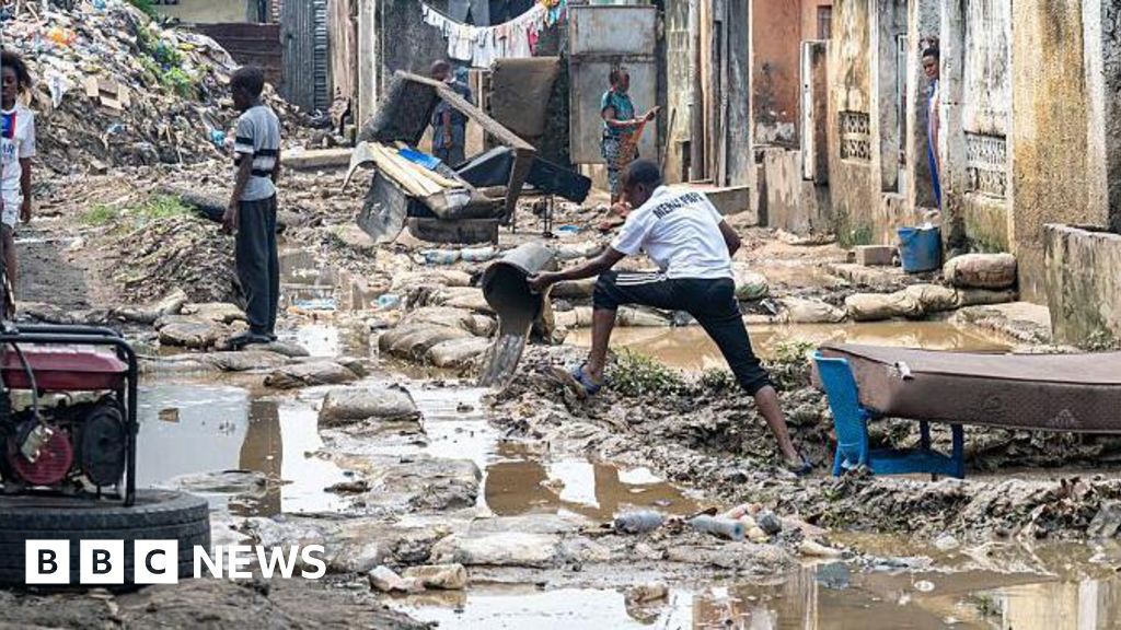Heavy rains in dry season in Kinshasa kill at least 29