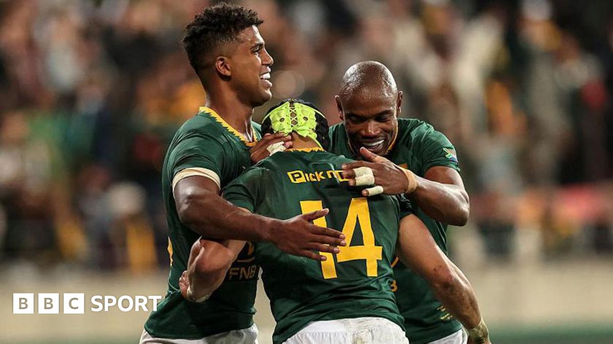 South Africa 45-0 Italy: World champions rampant despite early red card