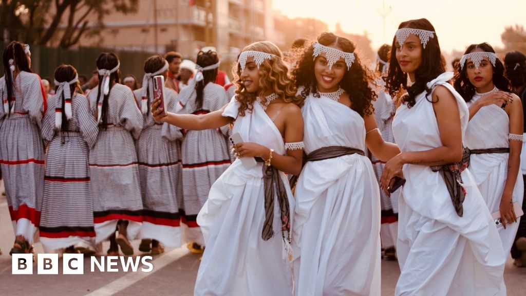 Selfies and singing as Ethiopia's Oromo people celebrate thanksgiving
